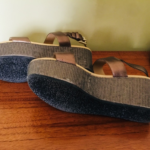 Coach Platform Sandals - Picture 4 of 5